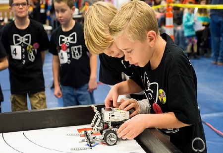Chinese students to showcase their talents through the World Robot Contest